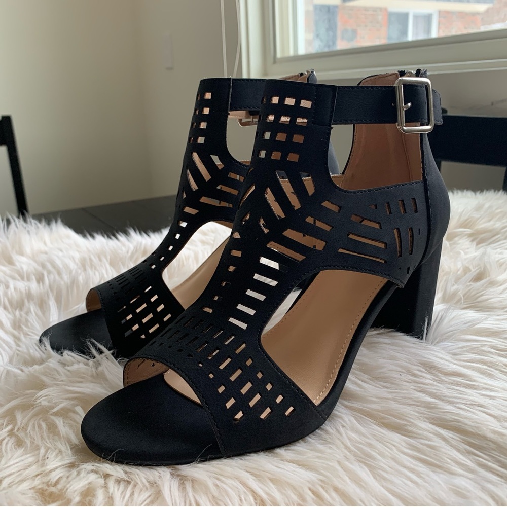 Womens black geometric design heel size :8,NEW